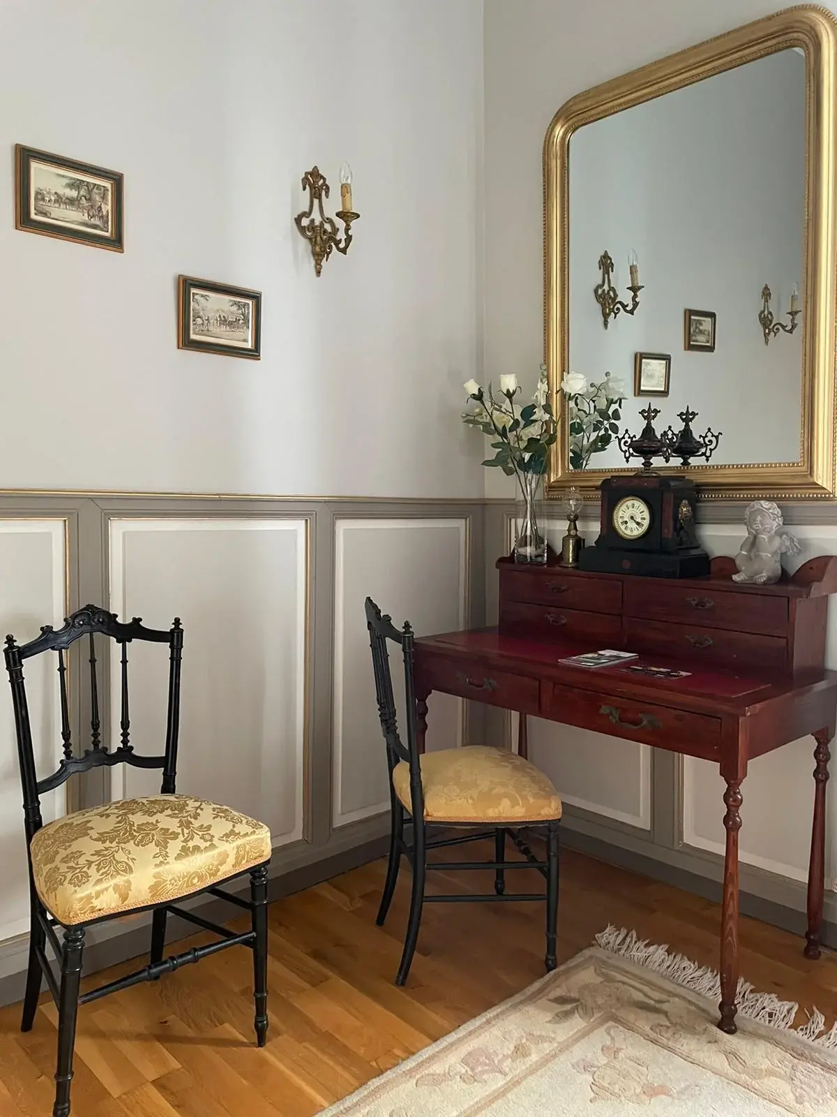 Commode de la chambre d'hôte Louis XV